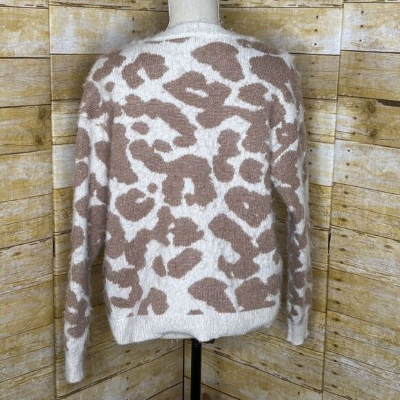 A.N.A COZY FUZZY TAUPE WHITE CASUAL  ANIMAL PRINT OVERSIZE CREWNECK SWEATER SZ.S - Picture 3 of 3